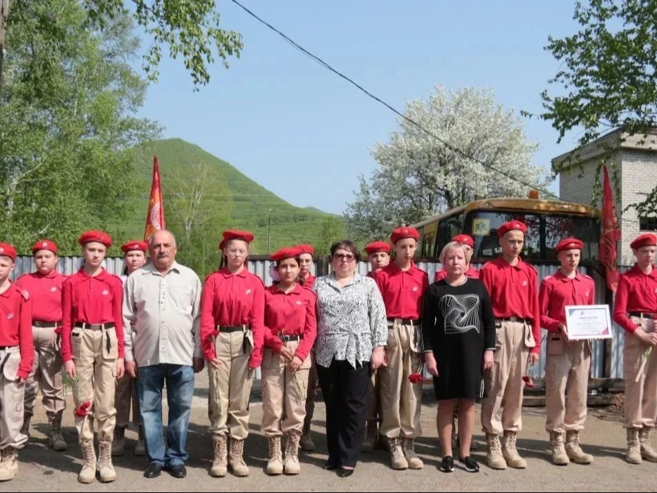 Торжественная линейка в школе села Устиновка.