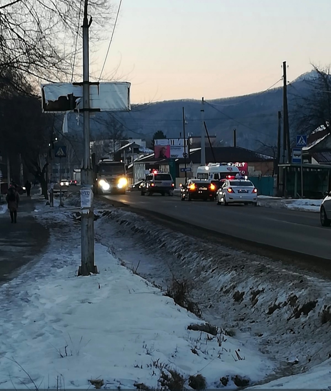 В Кавалерово сотрудники Госавтоинспекции проводят проверку по факту ДТП с участием несовершеннолетнего.