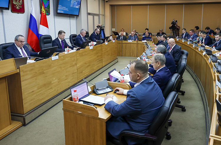 Выплату на жильё по решению Губернатора Приморья получат дети бойцов – участников боевых действий в приграничных районах России.