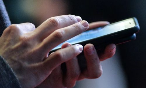 Полиция предупреждает! Злоумышленники отправляют файлы с подписями, побуждающими владельца гаджета открыть их.. Полиция предупреждает! Злоумышленники отправляют файлы с подписями, побуждающими владельца гаджета открыть их..