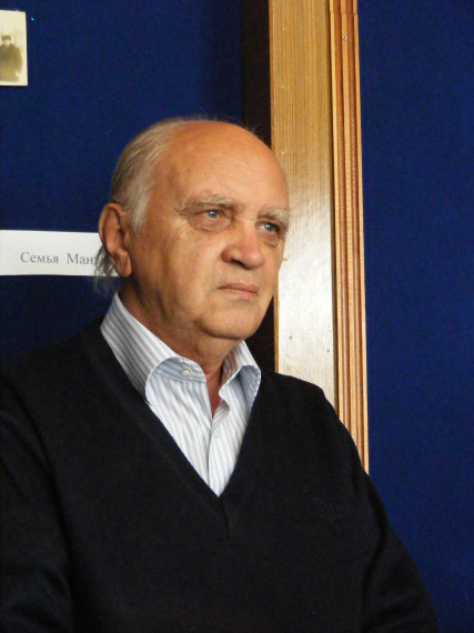 К 85-летию Владимира Павловича Хохлова. К 85-летию Владимира Павловича Хохлова.