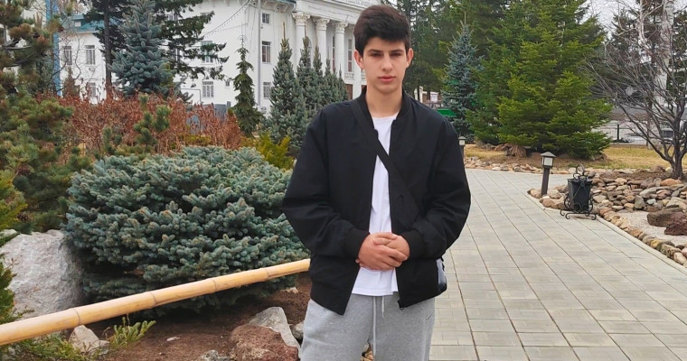 16-летний школьник из Приморья помог полицейским задержать подозреваемого в разбое. 16-летний школьник из Приморья помог полицейским задержать подозреваемого в разбое.