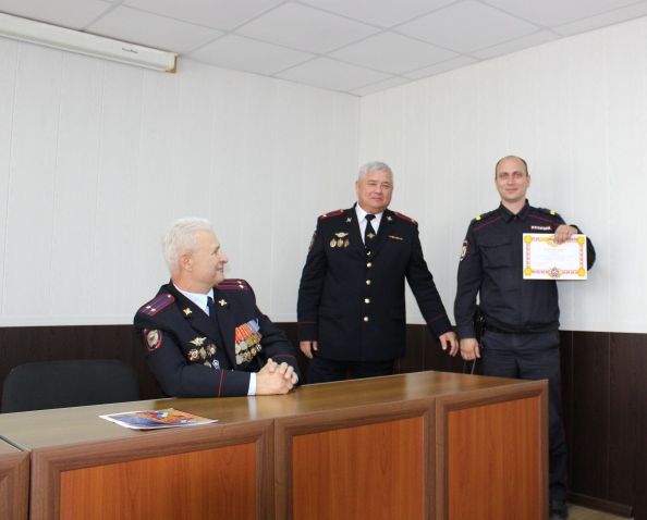 С профессиональным праздником поздравили сотрудников органов внутренних дел в Кавалерово.